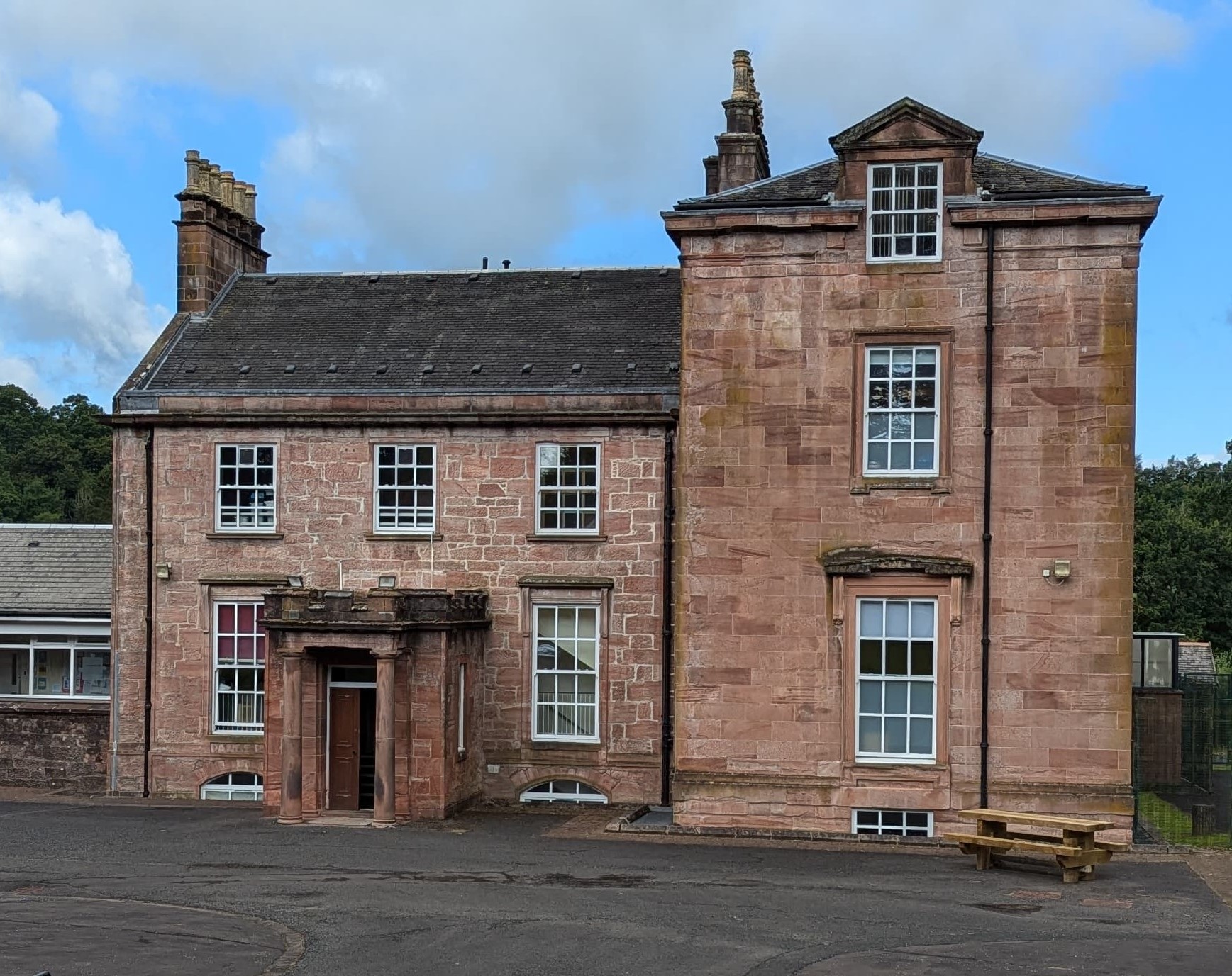 Daldorch School front